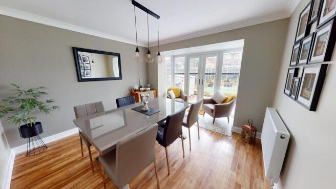 4 bed Detached for sale Image 7