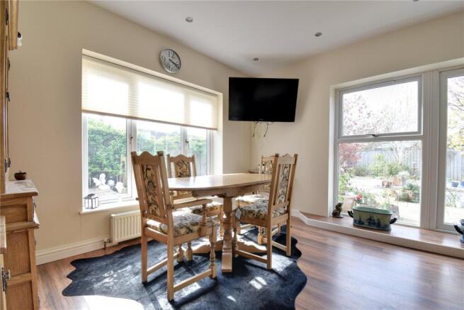 3 bed Bungalow for sale Image 8