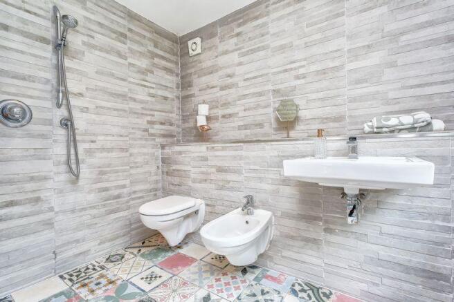 Ensuite