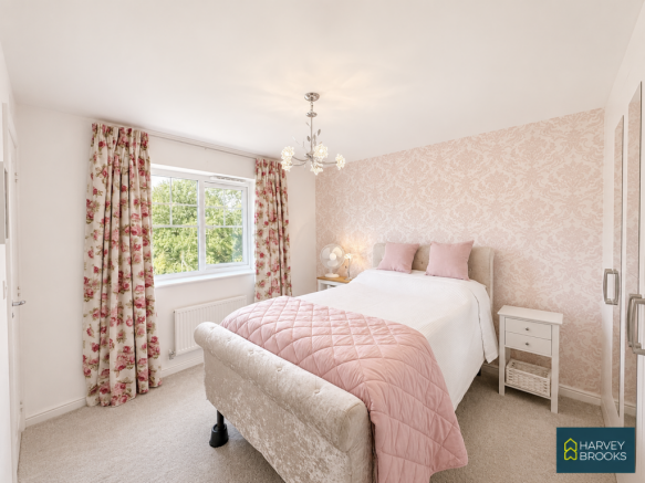 4 bed Detached for sale Image 9
