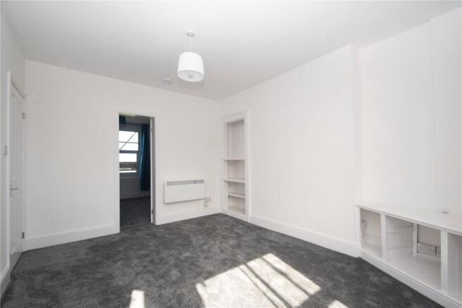 1 bed Apartment to rent Image 10
