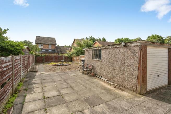 2 bed Semi-Detached for sale Image 12