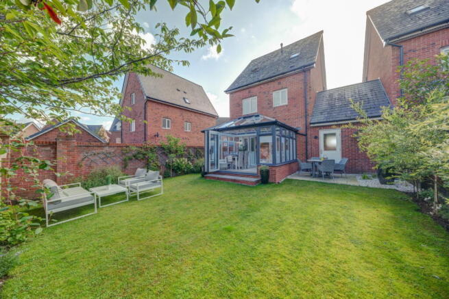 School Drive, Lymm photo 4