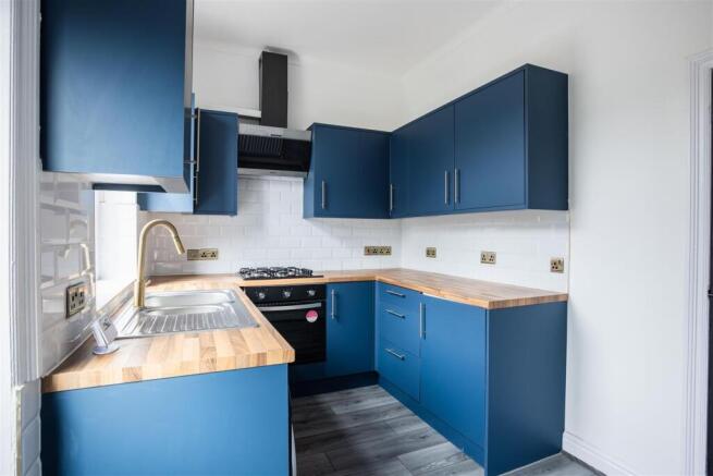 2 bed Terraced for sale Image 6