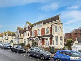 Flat 2, 43 Eversley House, Eversley Road, Bexhill-on-sea TN40 1HA