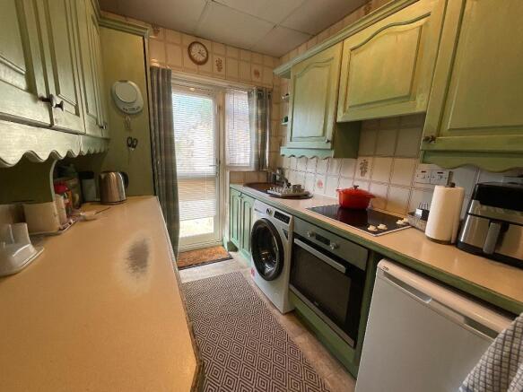 KITCHEN 8'8 x 6'8