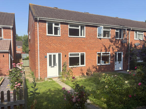 3 Bedroom End Terrace House for Sale