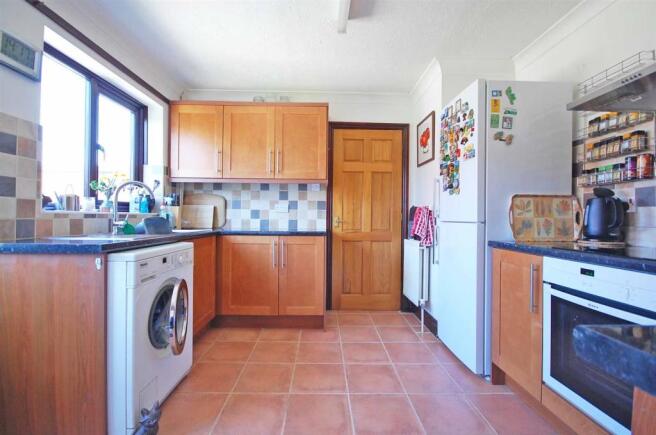 Kitchen1.jpg