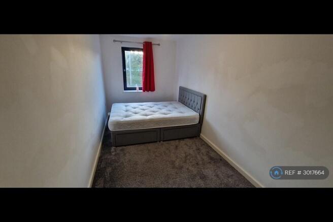2 bed Flat to rent Image 12