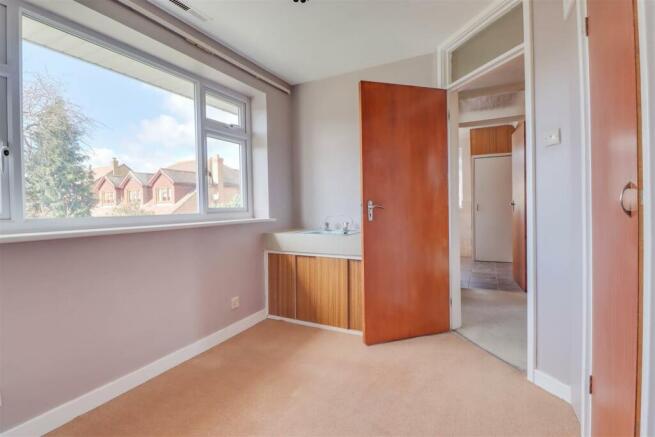 2 FRIERN GARDENS-12.jpg