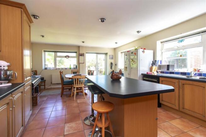 Kitchen / Breakfast Room