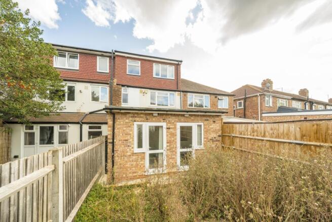 Conway Crescent, Perivale, Ealing photo 4