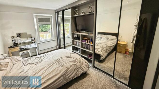 3 bed Terraced to rent Image 5