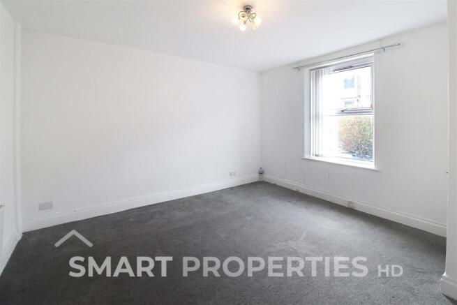 3 bed Terraced to rent Image 7