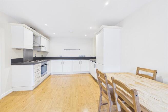 Kitchen / Living roo
