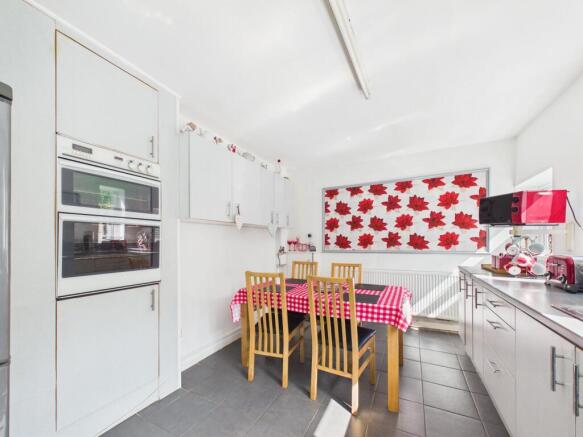 3 bed Semi-Detached for sale Image 9