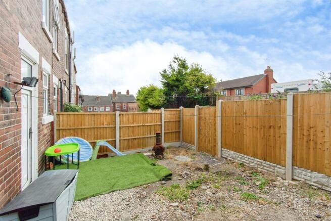 3 bed Terraced for sale Image 4
