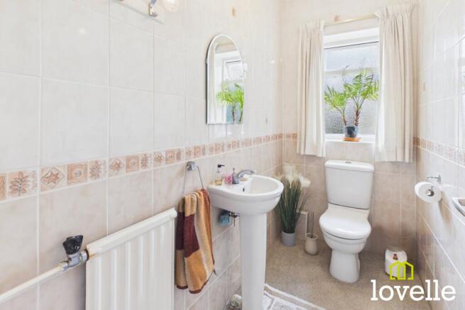 4 bed Detached for sale Image 6