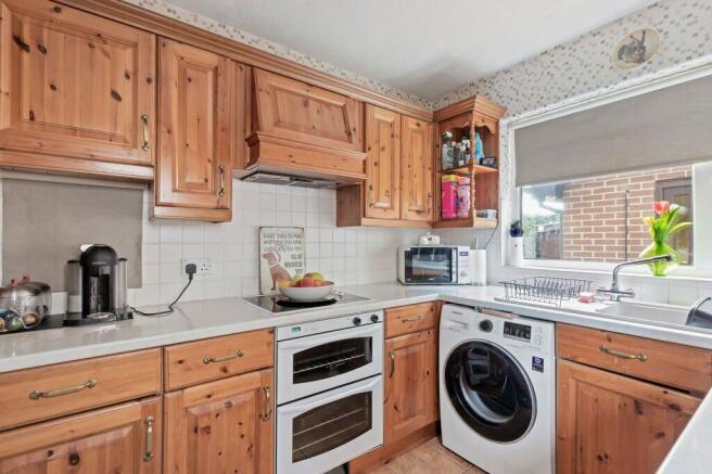 3 bed Semi-Detached for sale Image 7