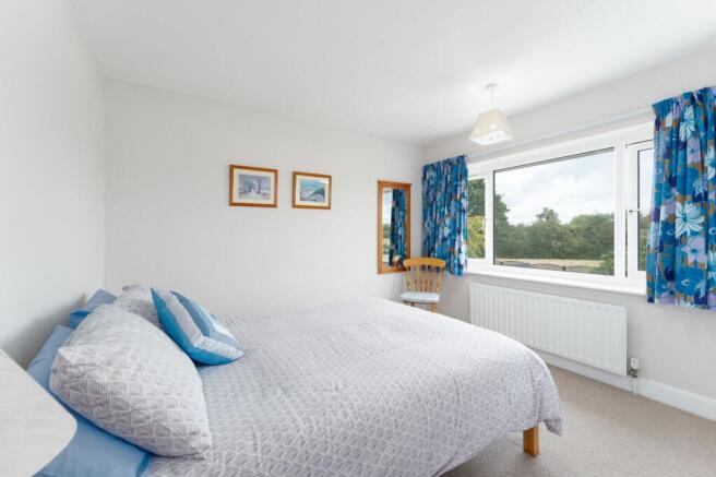 3 bed Semi-Detached for sale Image 6