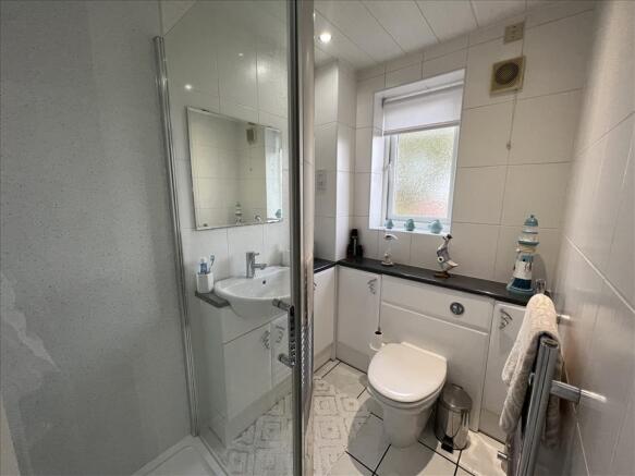 EN SUITE