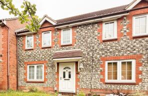 3, Triumph Close, Chafford Hundred, Grays RM16 6RQ
