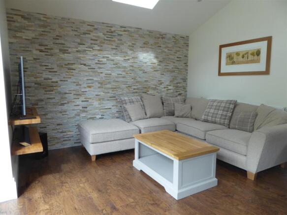 GARDEN ROOM
