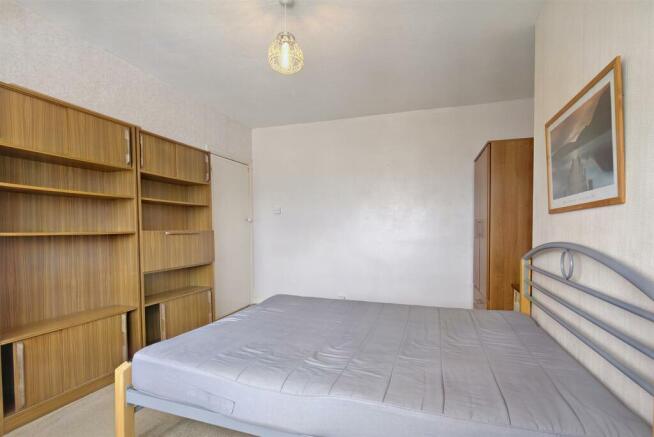 8548898-interior08-800.JPG