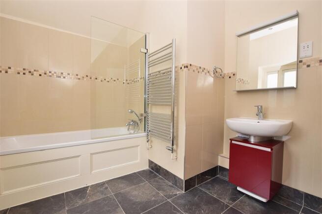 En-Suite Bathroom