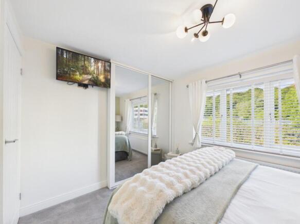 2 bed Town House for sale Image 10