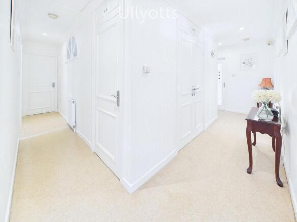 4 bed Detached Bungalow for sale Image 4
