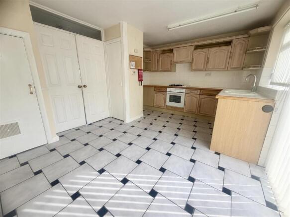 3 bed Semi-Detached for sale Image 7