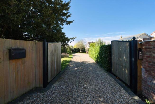 Driveway 1.jpg