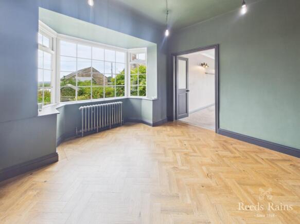 4 bed Bungalow for sale Image 4