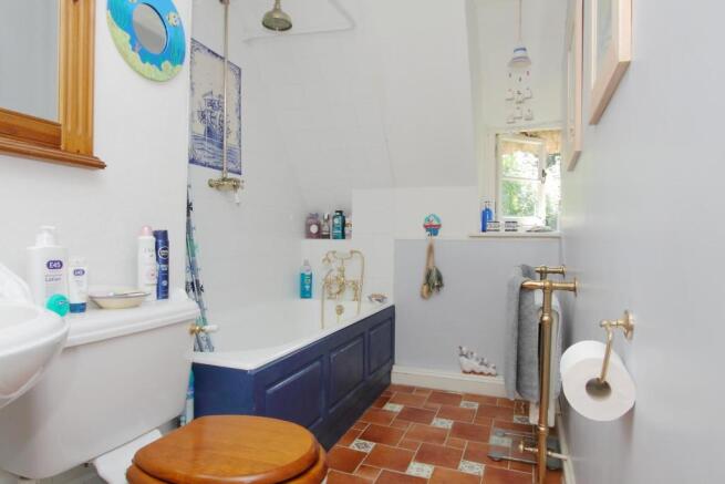 Family Bathroom.JPG