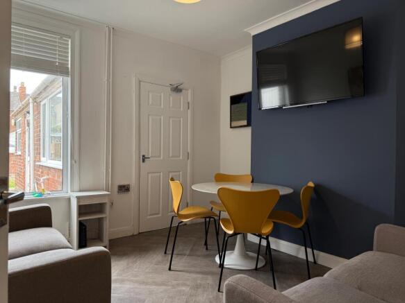 spare-rooms---student-house---west-end-image-6.jpg