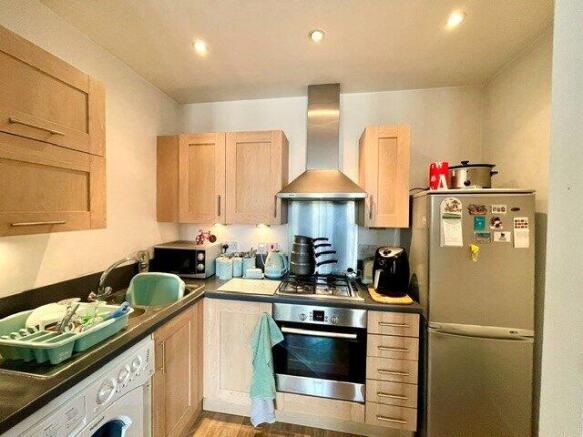 2 bed Flat to rent Image 6