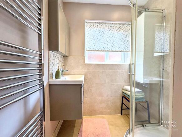 3 bed Semi-Detached for sale Image 12