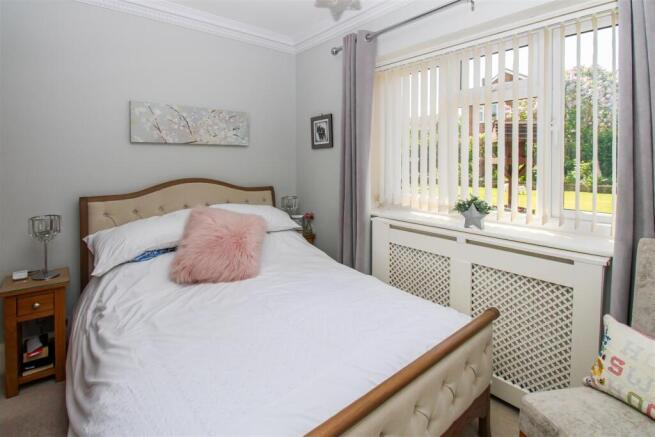 2 bed Detached Bungalow for sale Image 9