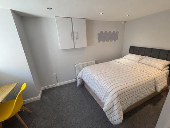 3 bed Terraced to rent Image 5