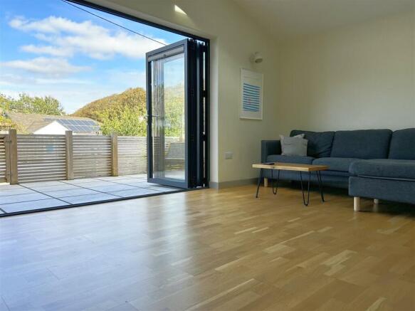 BI-FOLD DOORS.jpeg