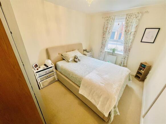 Jubilee Crescent, Winnington Village, Northwich photo 3