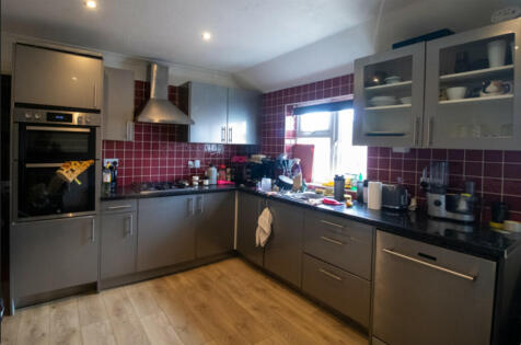 Queens Road, Farnborough, GU14