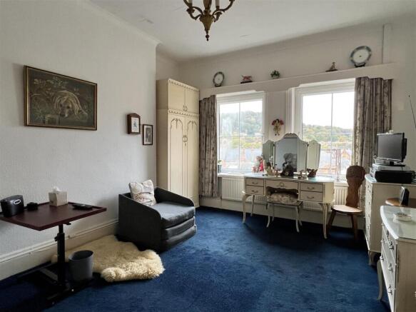 2 bed Flat for sale Image 8