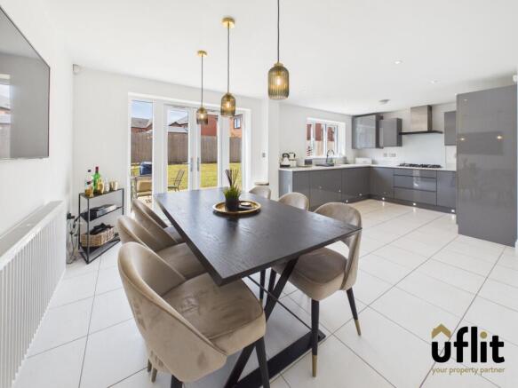 4 bed Detached for sale Image 4