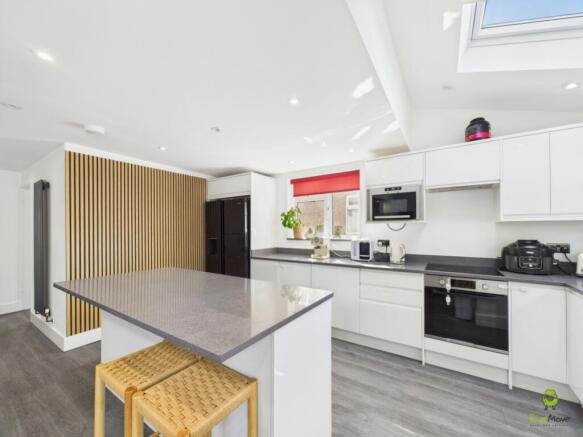 Lrg_CAM03779G0-PR0290-STILL026