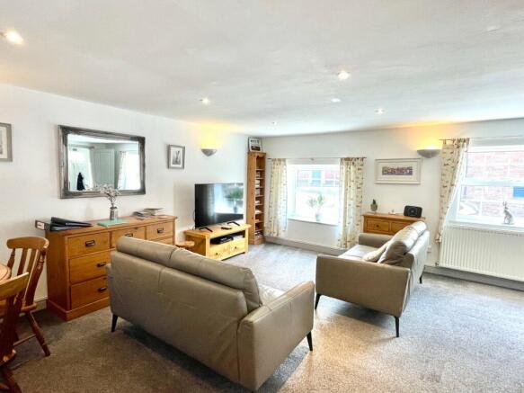 Lounge/Dining/Kitchen