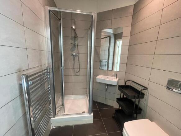 2 bed Apartment to rent Image 6