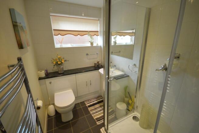 Family Shower Room / Wc