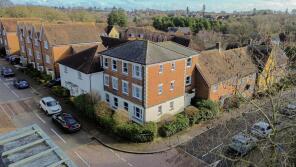 69, Middle Village, Haywards Heath RH16 4GL